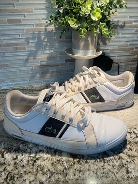 Lacoste Men’s White Sneakers with Black Panels and Green Crocodile